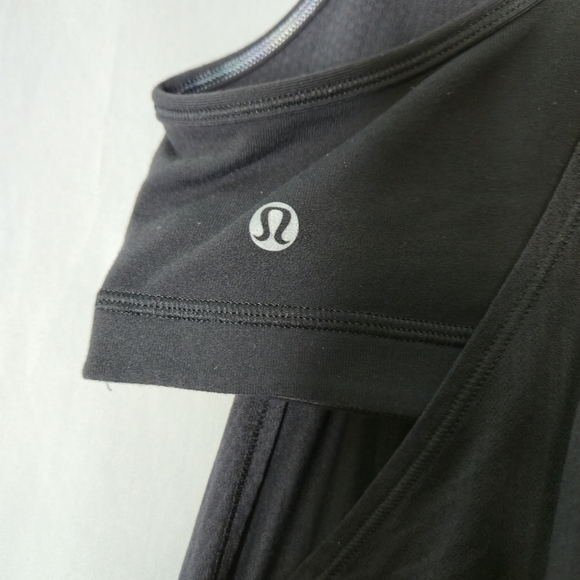 Lululemon Black Circle Mesh No Limits Tank w/ Luon Bra Size 4 - Picture 6 of 7